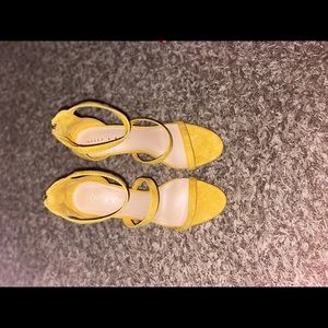 Kelly & Kate Brand New Yellow Sandals